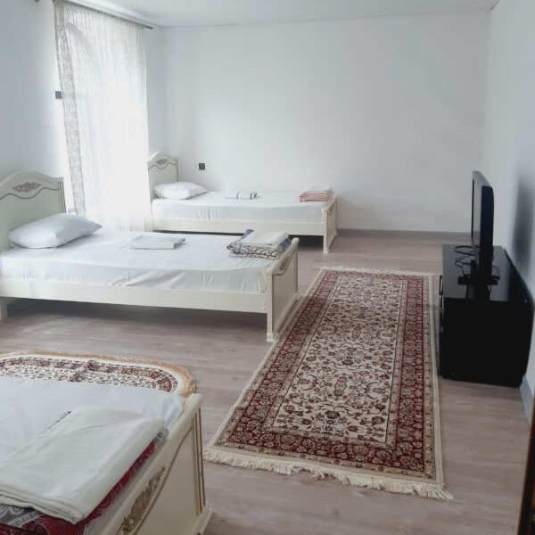 Гостиницы 1-2*, Гостевые домики