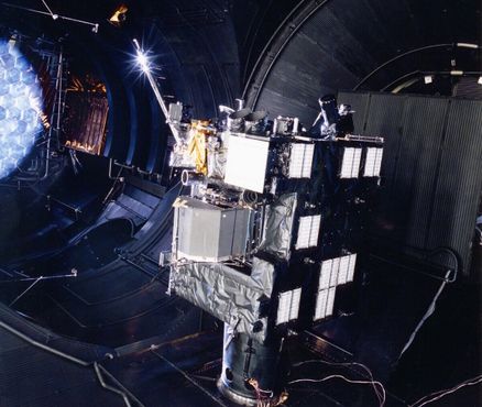 Розетта в испытательном центре Европейского центра космический исследований и технологий в 2000 году