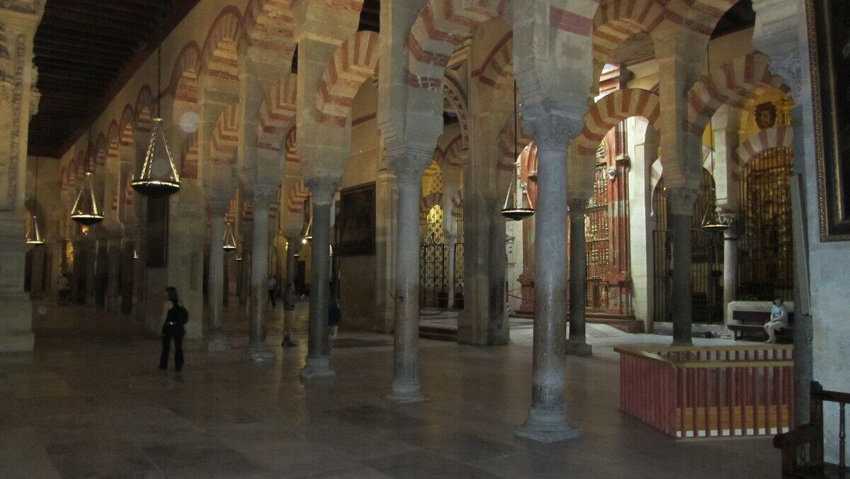 Соборная мечеть : где находится и что посмотреть рядом