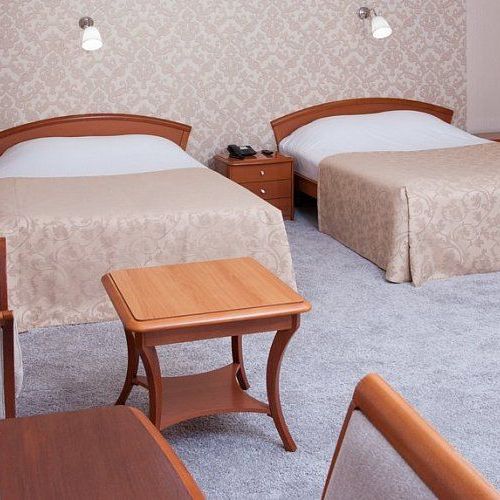 Отели 1-2*, Отели 3*