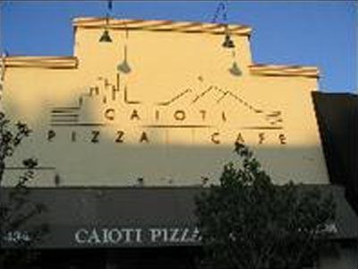 Caioti Pizza Cafe в Студио-Сити, в штате Калифорния