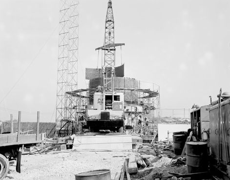 Строительство башни «Картуил»