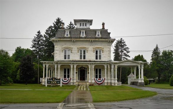 Дом Аллена, гостиница Marble Mansion Inn