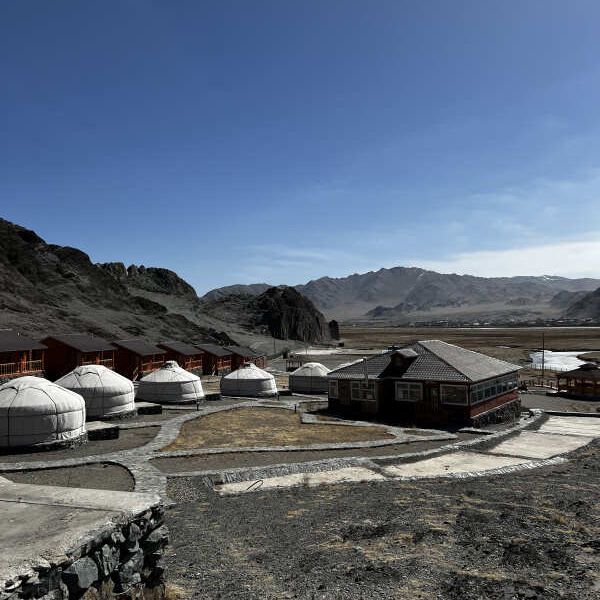 Кемпинги, Отели 4*, Юрты