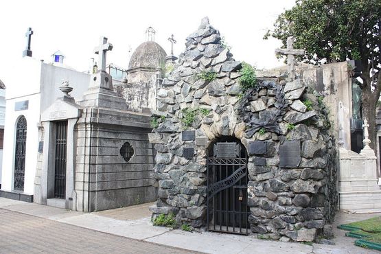 Гробница Томаса Гидо на кладбище Риколета