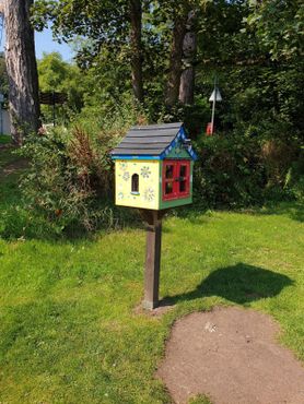 «Маленькая
бесплатная библиотека» в загородном парке Карнфаннок
