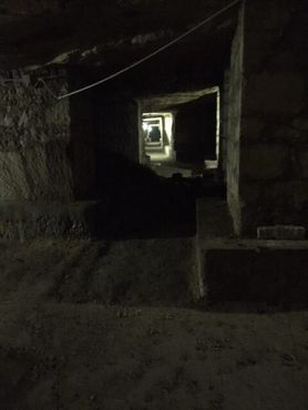 Лабиринт туннелей, служивший бомбоубежищем во время Второй мировой войны