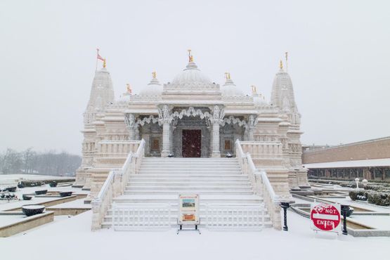 Храм Шри-Сваминараян-Санста-Мандир