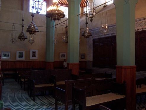 Интерьер синагоги Ибн-Данан в марокканском Фесе