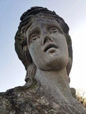 Руины в парке Холлидей