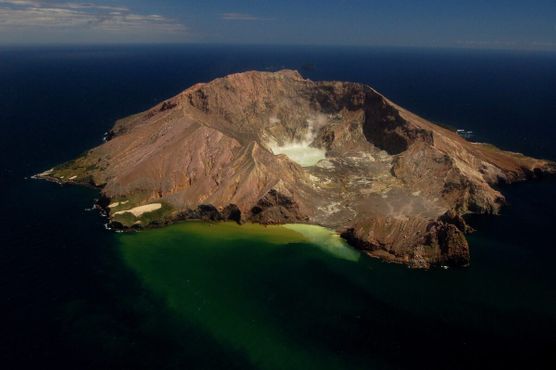 На острове Уайт-Айленд находится самый активный вулкан Новой Зеландии