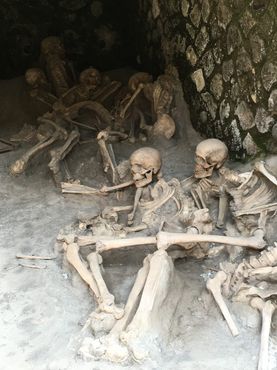 Скелеты несчастных жителей Геркуланума
