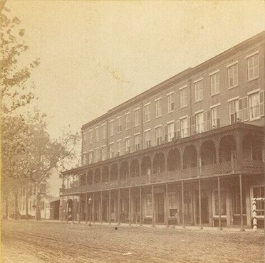 Отель в  1851 г.