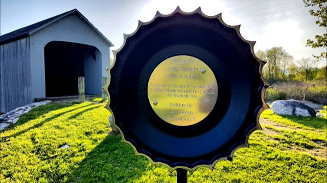 Парк памятника НЛО Тома Рида