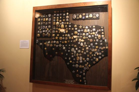 Коллекция значков техасских шерифов и рейнджеров
