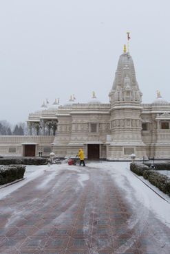 Храм Шри-Сваминараян-Санста-Мандир
