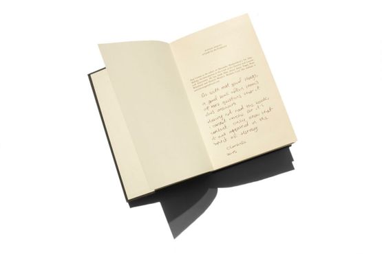 Книга Вернера Херцога «Путеводитель растерянных» с дарственной надписью, переданная музею