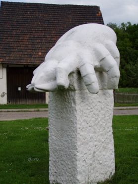 Памятник сырному клещу в Вюрхвице, Германия