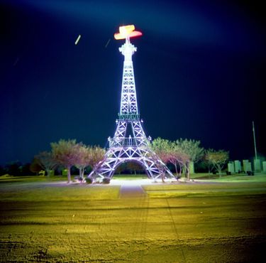 Ночной Парис в Техасе, средний формат, длинная выдержка