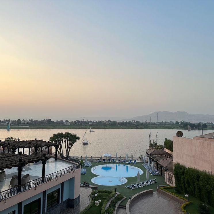 Отели 4*, Бутик-отели, Хаусботы, Палатки