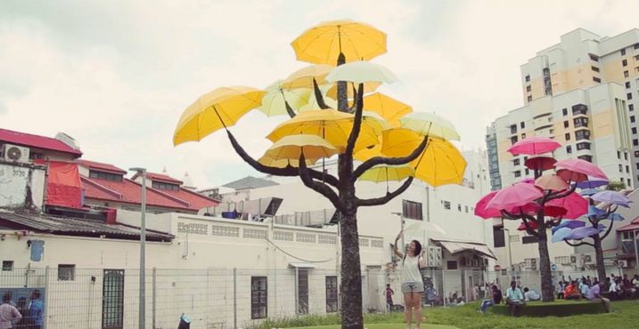 Деревья-зонтики в «Маленькой Индии»