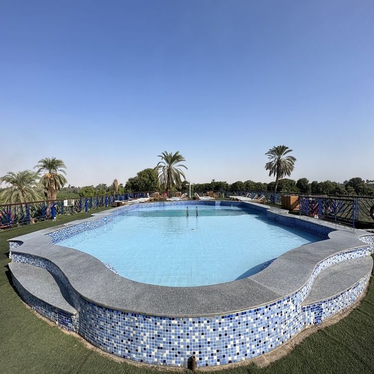 Отели 4*, Бутик-отели, Хаусботы, Палатки