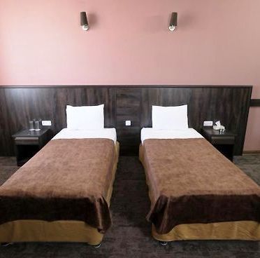 Гостиницы 3*