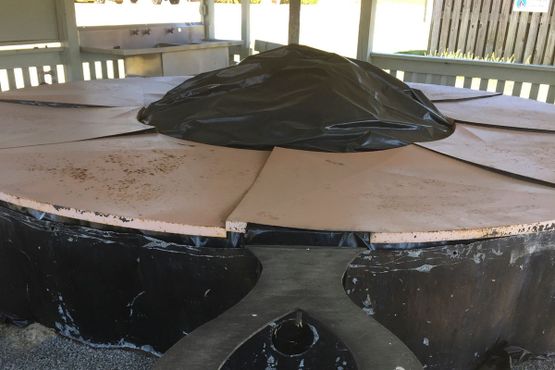 Самая большая в мире рабочая сковорода. Большую часть времени она выглядит так