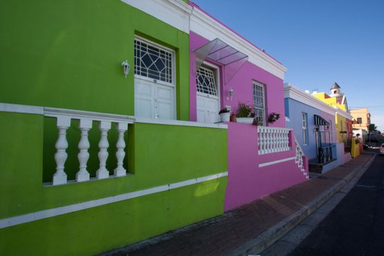Розовый и зелёный дома