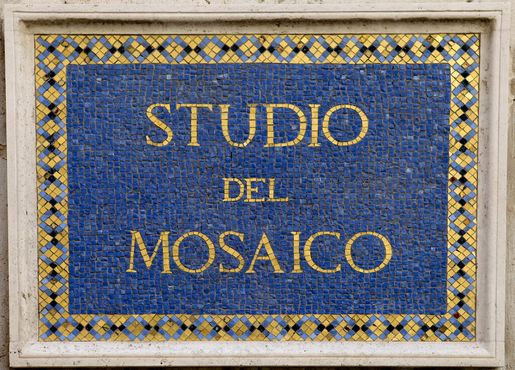 Ватиканская студия мозаики