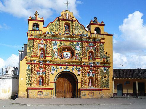 Фасад церкви Сан-Андрес-Хекуль