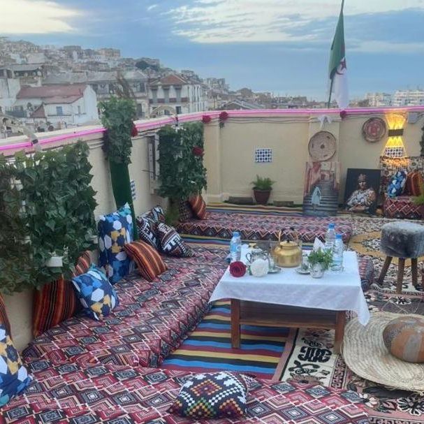 Отели 5*, Палатки