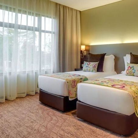 Гостиницы 4*, Лодж