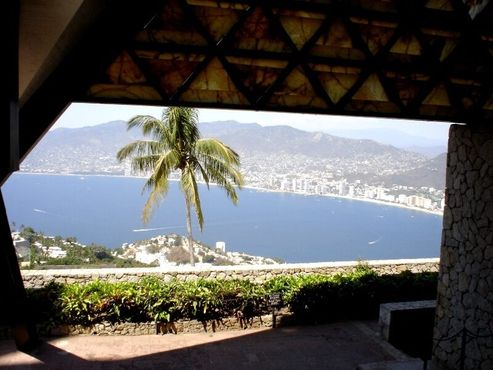Вид на заливы Акапулько из часовни