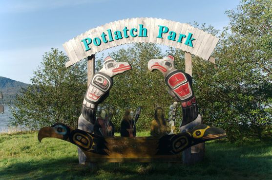 Парк Потлач-Тотем приветствует посетителей со всего мира 