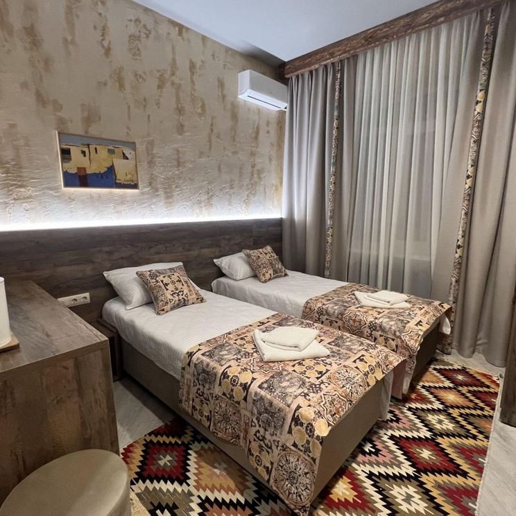 Отели 1-2*, Отели 3*