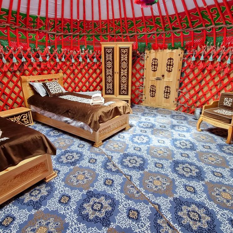 Отели 3*, Юрты, Палатки