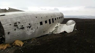 Обломки самолета DC-3 ВМС США