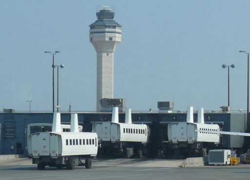 Плейн-мейты в аэропорту Даллеса