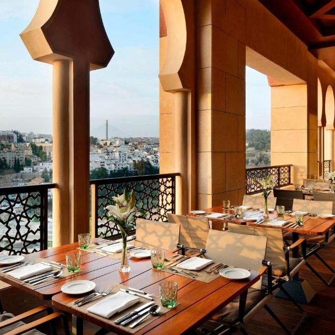 Отели 5*, Палатки