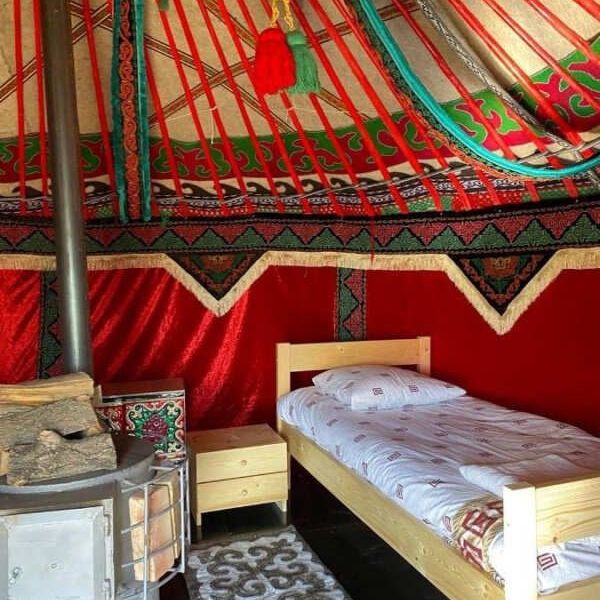 Отели 5*, Юрты