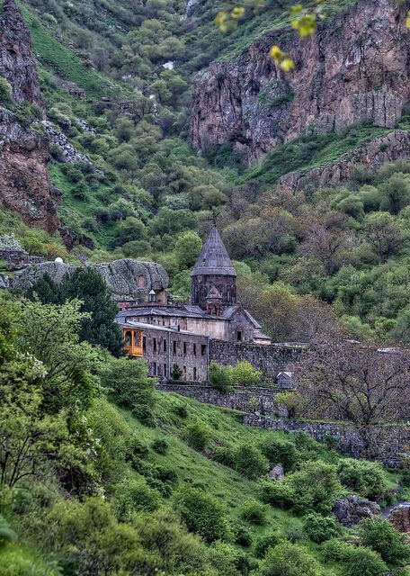 Монастырь гегард армения фото