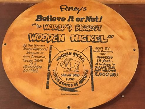 Табличка с рекордом деревянного пятака