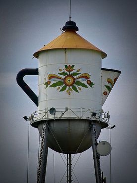 Башня в форме кофейника напоминает о шведском происхождении города