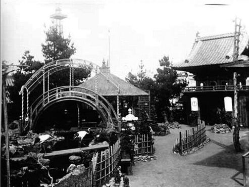 Вид на сад и мост в конце XIX века