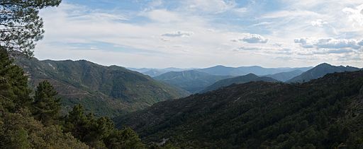 Лас-Урдес, вид с Эль Портильо (Sierra de las Batuecas)