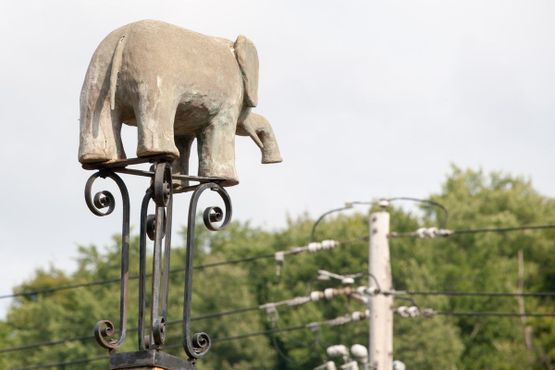 Памятник первому цирковому слону Америки