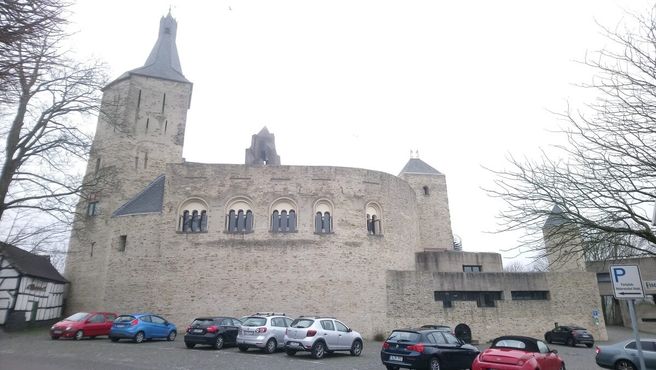 Замок XII века