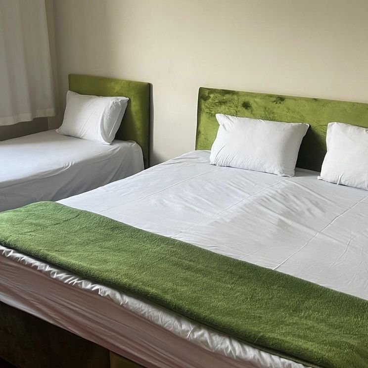 Отели 3*, Палатки