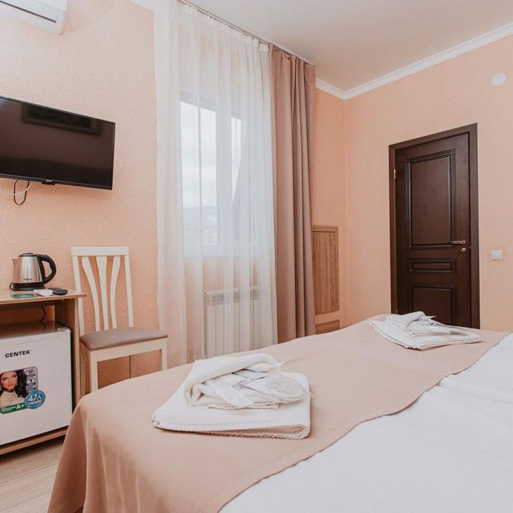 Отели 1-2*, Гостевые домики, Отели 3*, Апартаменты, Лоджи, Коттеджи, Шале